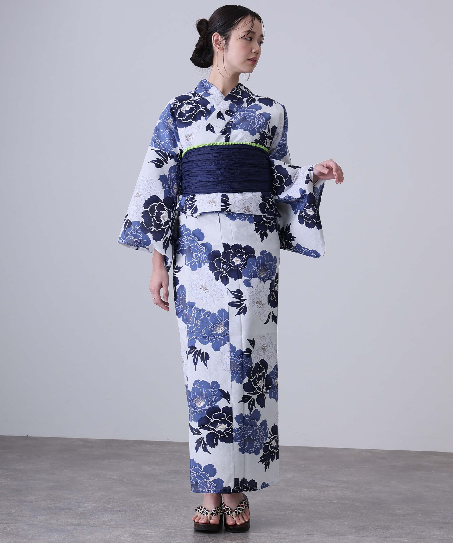 Yukata Tradicional, Kimono de  - Ethnic Clothing & Online Fashion Store Khaadi Uk reseña y precio