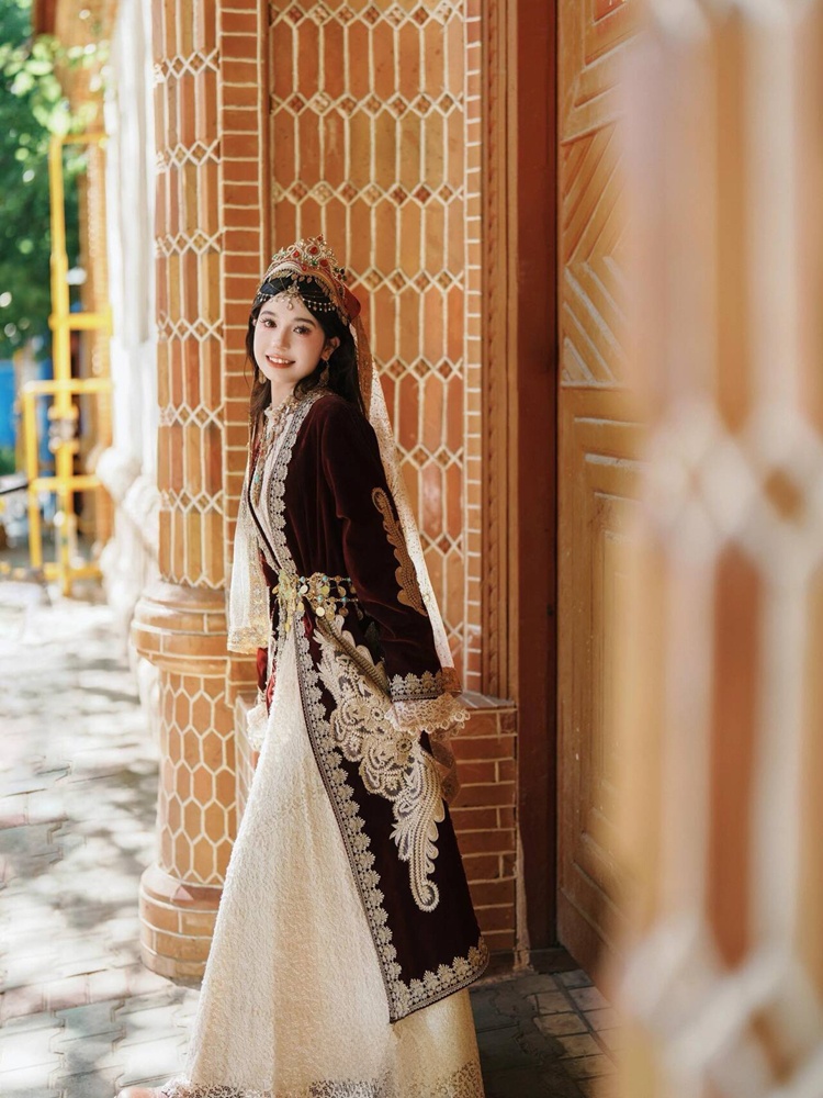 Nueva Ropa Étnica Uygur, Traje - Ethnic Clothing & Online Fashion Store Khaadi Uk reseña y precio